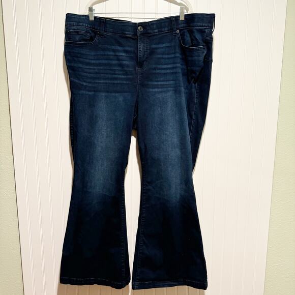 Torrid Bombshell Soft Super Flare Jeans Plus Size 28 Tall - Picture 2 of 6